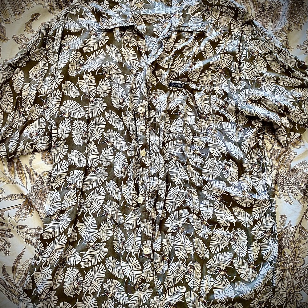 GUESS Aloha/Hawaiian Shirt — Vintage & Rare